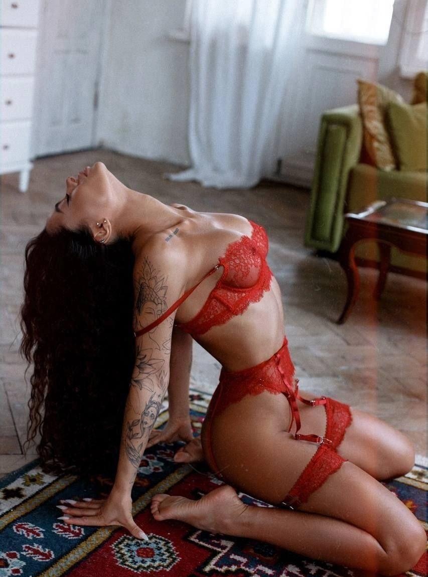 Мия привлекальеная девушка из Сальск цена от 5000 руб