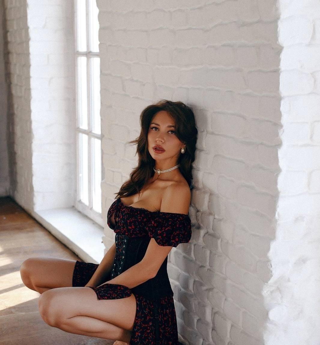 Маргоша привлекальеная девушка из Сальск цена от 6000 руб