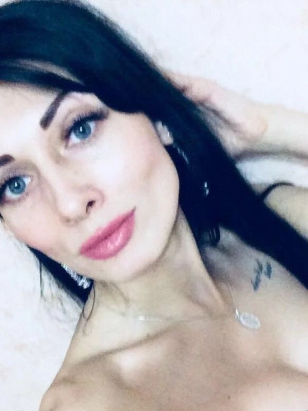 Света привлекательная девушка из Сальск цена от 3000 руб