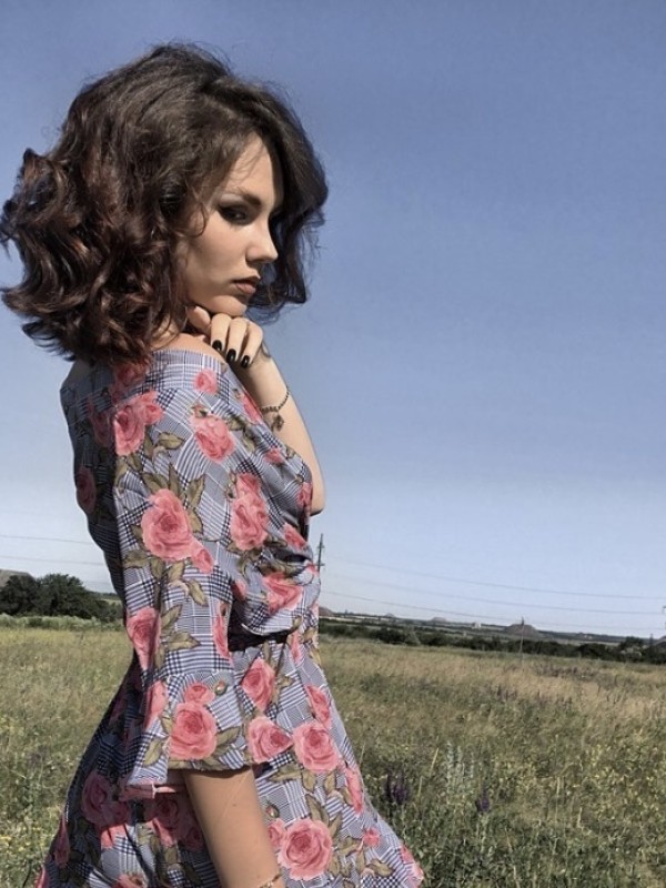 Надя привлекательная девушка из Сальск цена от 4000 руб