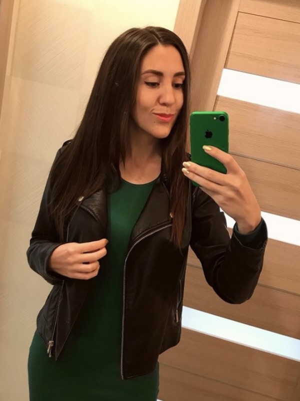 Карина привлекательная девушка из Сальск цена от 3500 руб